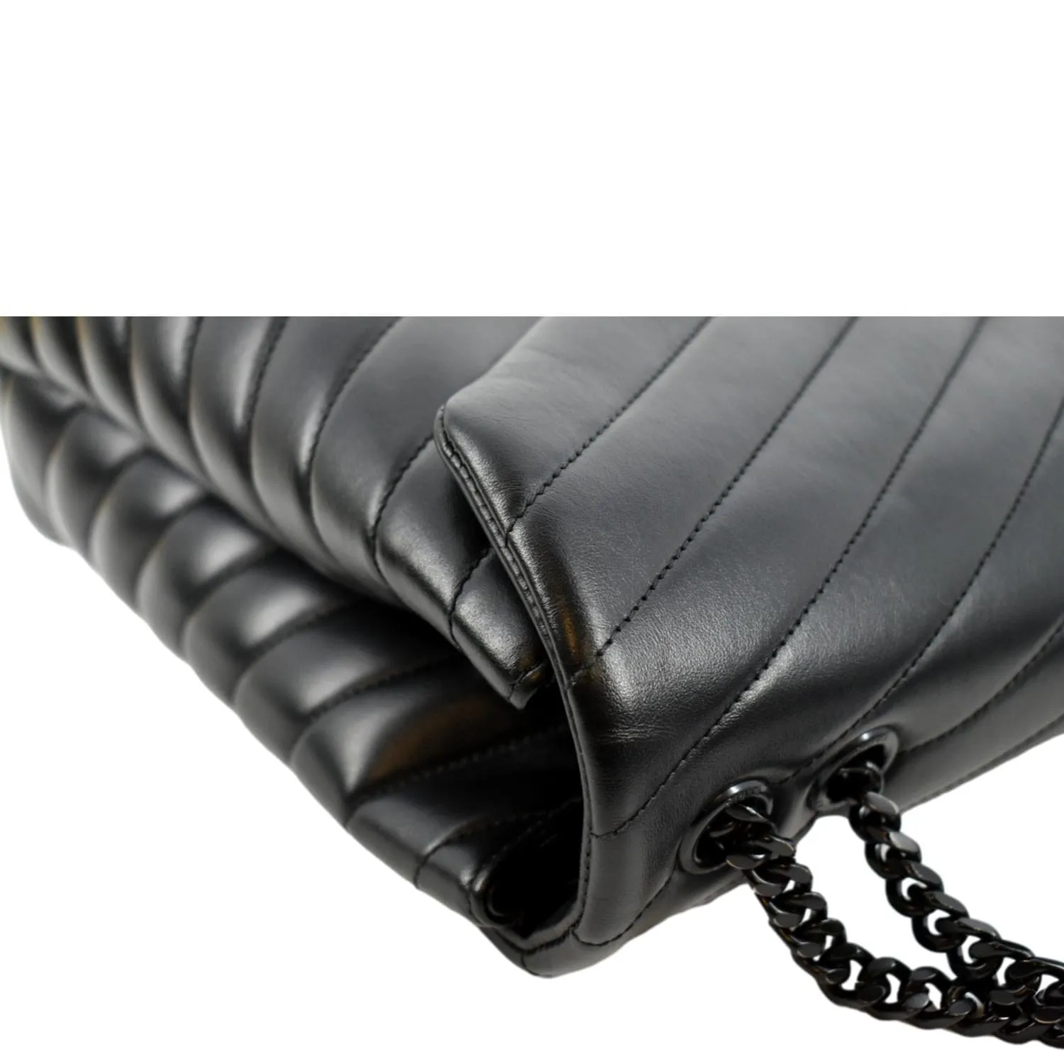 YVES SAINT LAURENT Large Loulou Matelasse Leather Chain Shoulder Bag Black
